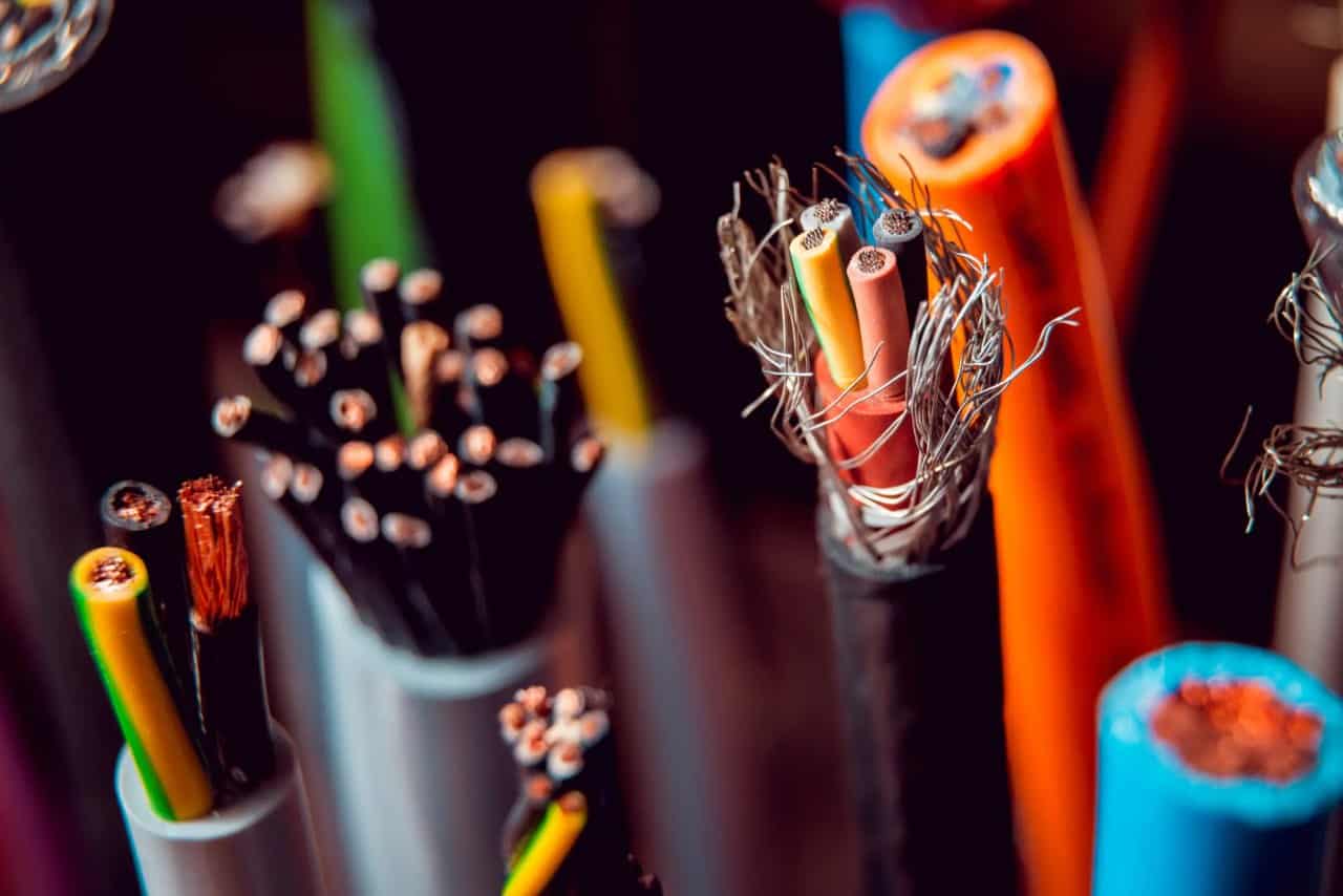 تصویر 4 از کابل برق ثمین مناسب استفاده در ساختمان و شبکه‌ های صنعتی
